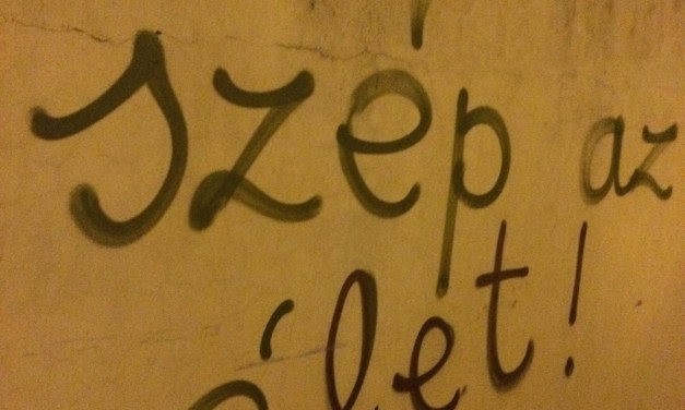 2016 Is  A Fucking Bitch avagy Az élet szép